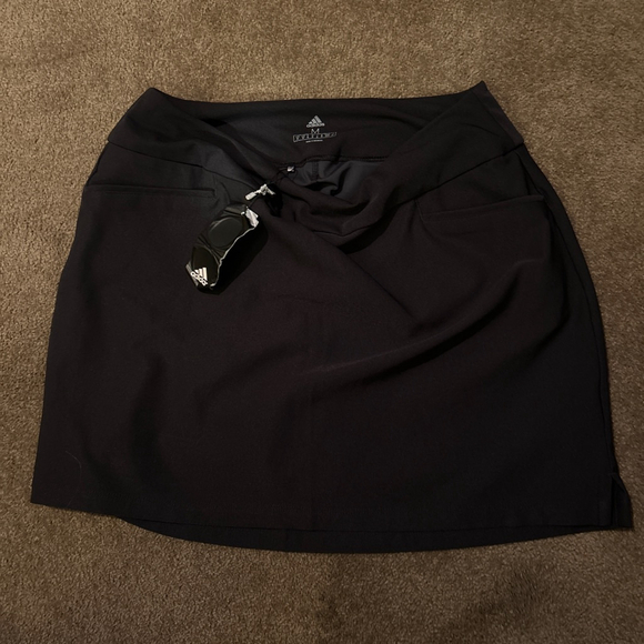 NWT Women's Adidas Black Skort with Dark Grey Shorts Size M - Picture 1 of 7